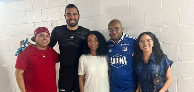 Cónsul General de Colombia en Chicago acompañó los connacionales en el partido Millonarios vs Crystal Palace