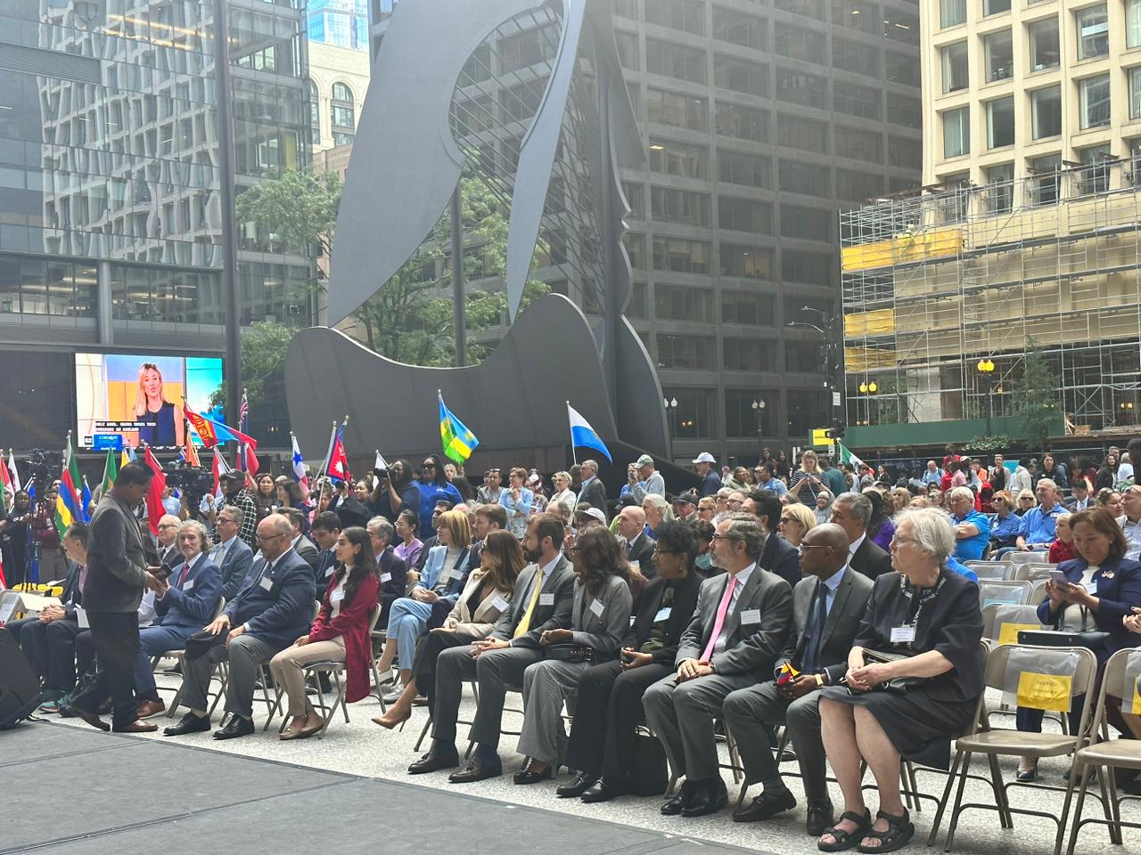 Cónsul de Colombia en Chicago, Diego Angulo Marínez, participó en la ceremonia del Día Mundial de la Paz