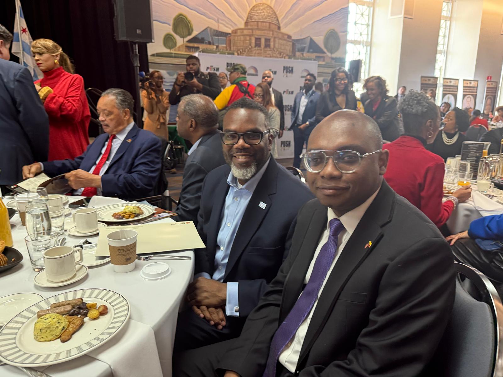 Desayuno en honor a Martin Luther King Jr, de la Rainbow Push Coalition con Jesse Jackson Jr, Gobernador de Illinois JB Priztker y Alcalde de Chicago, Brandon Johnson, Congresista Delia Ramirez