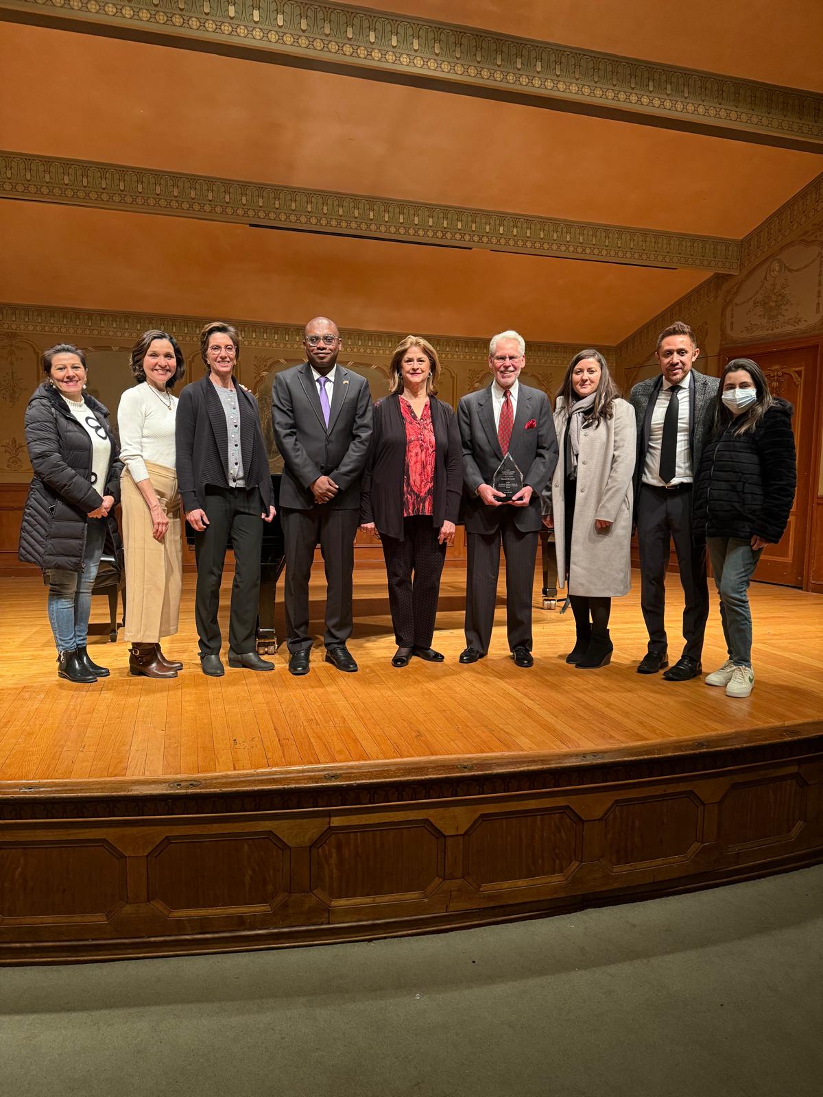 Consul General participó en el homenaje que le hizo la orquesta sinfónica de Cleveland al colombiano Richard Levitz