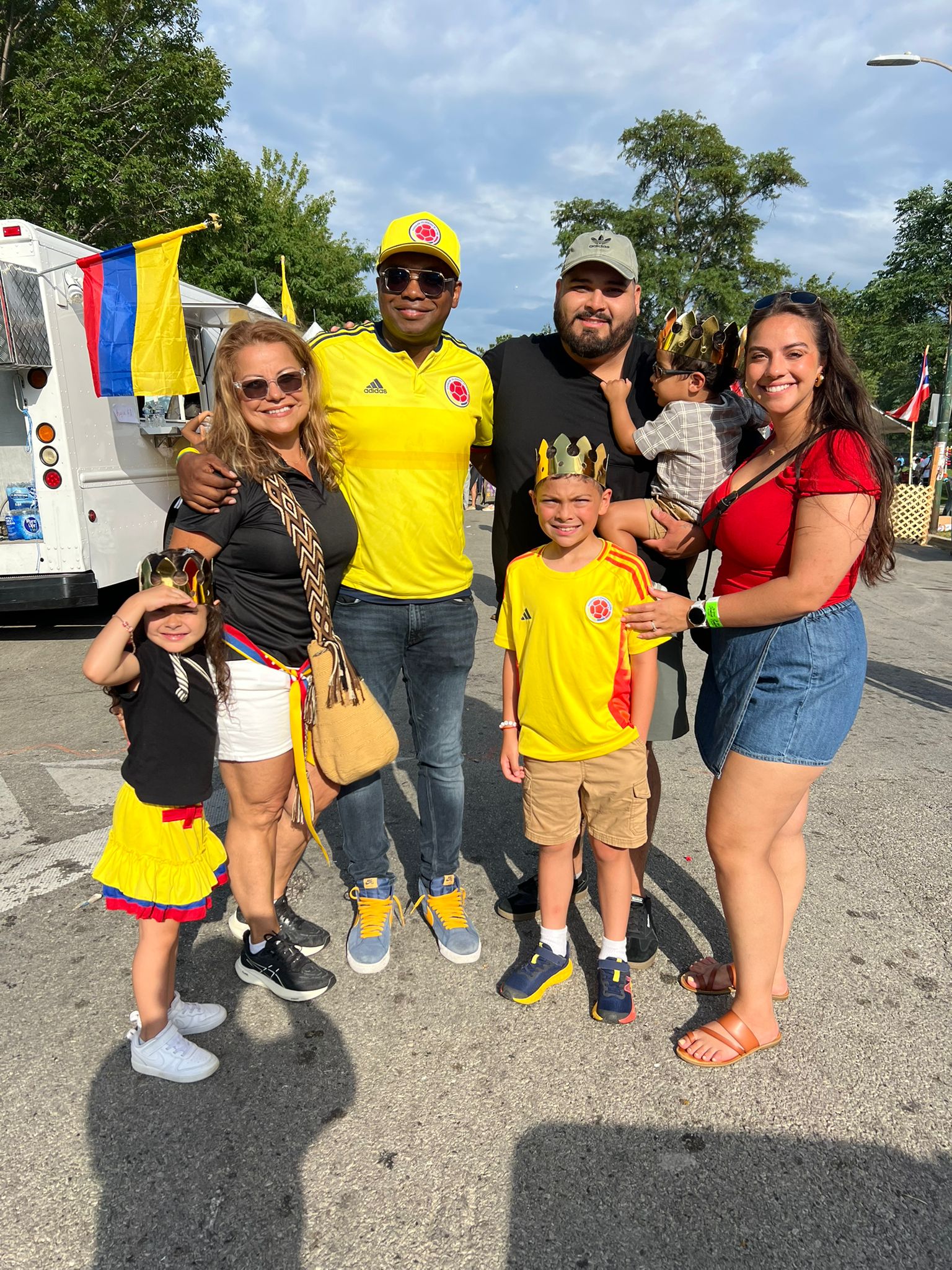 Consulado de Colombia participa en el día gratuito del Festival Colombiano en Chicago