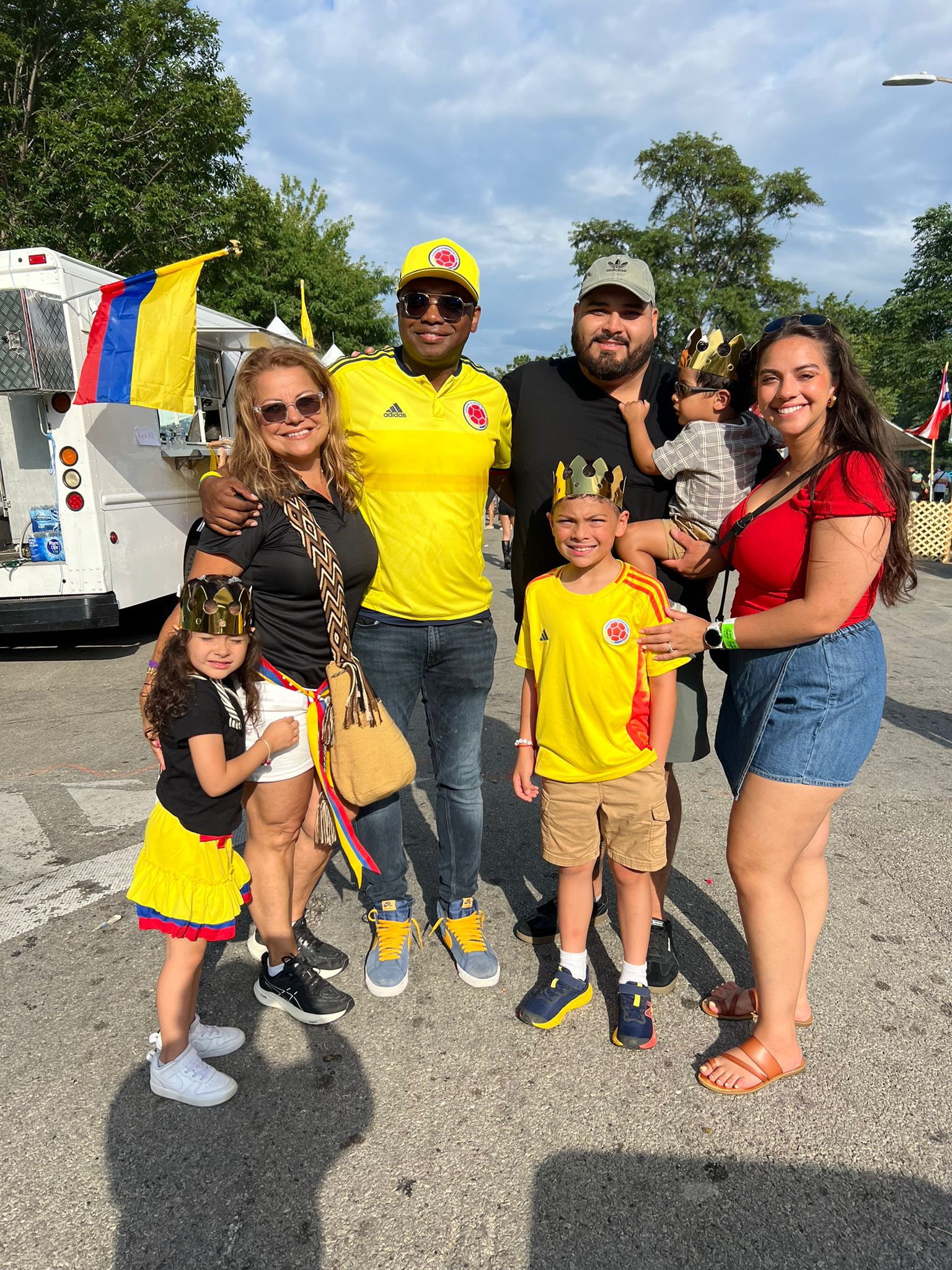 Consulado de Colombia participa en el día gratuito del Festival Colombiano en Chicago