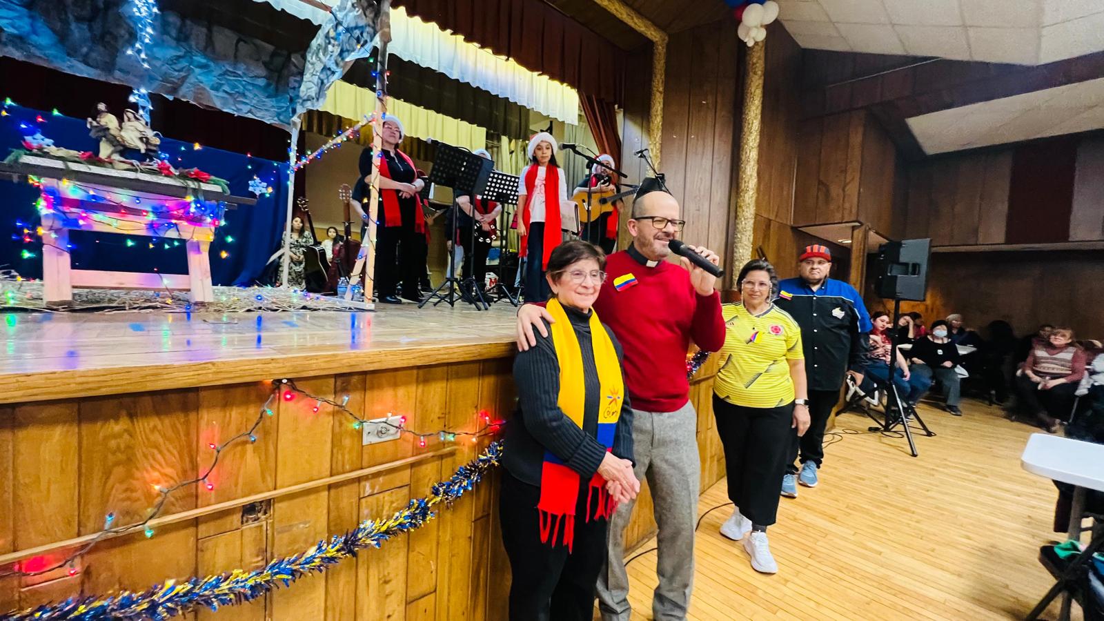 Consulado presente en las novenas navideñas