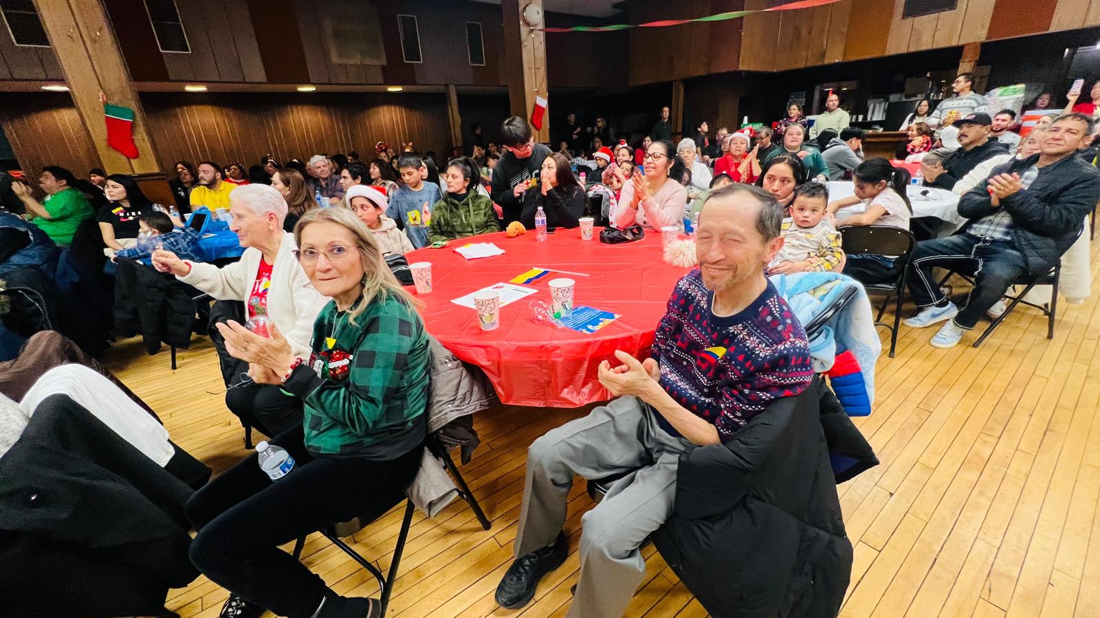 Consulado presente en las novenas navideñas