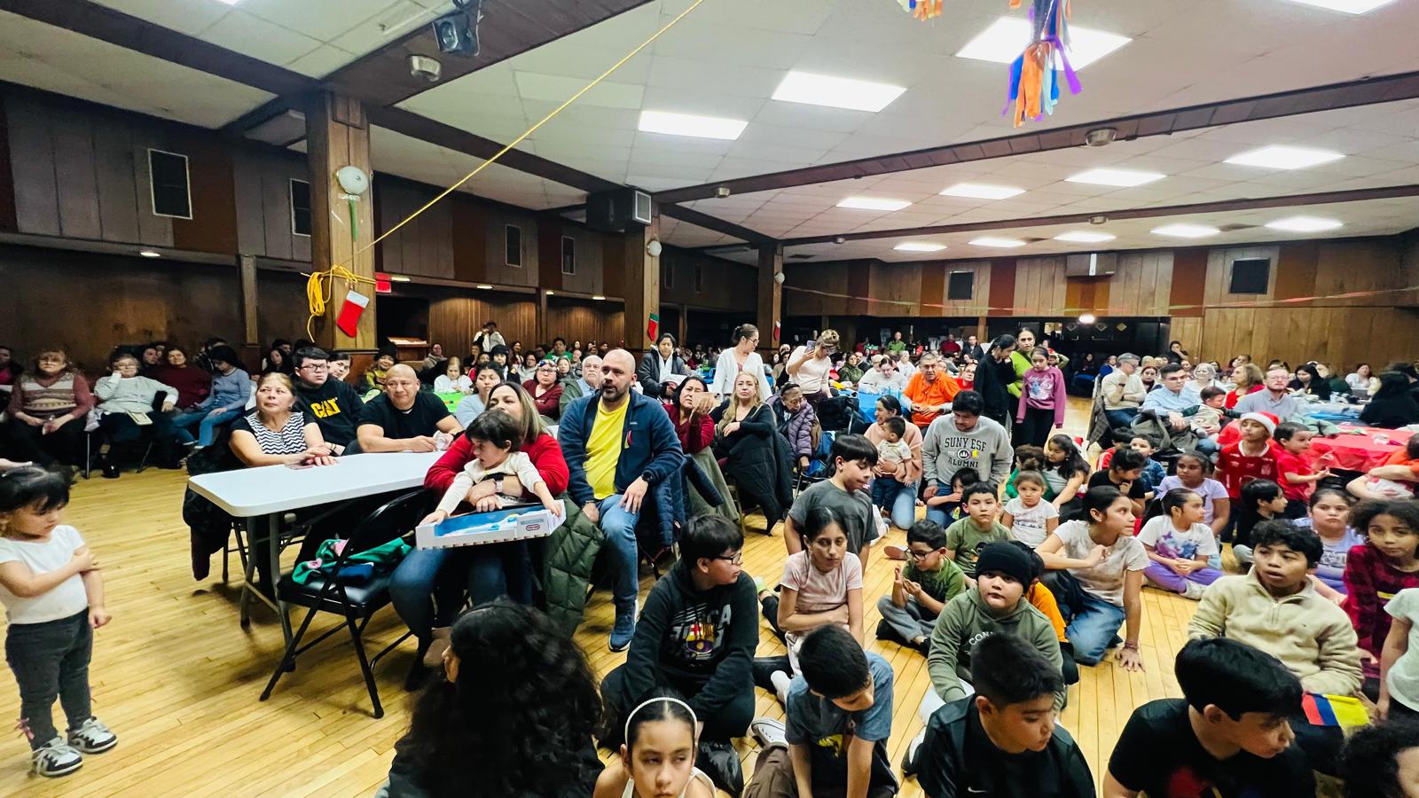 Consulado presente en las novenas navideñas