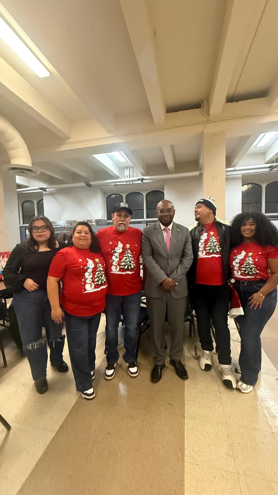 Consulado presente en las novenas navideñas
