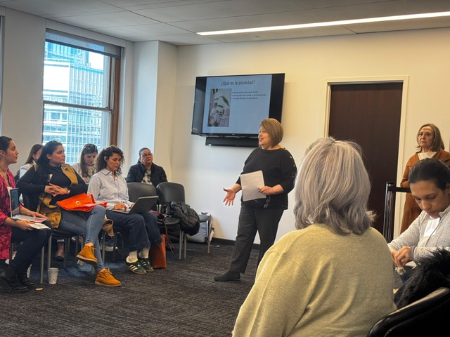 El Consulado de Colombia en Chicago realizó el primer encuentro consular con mujeres