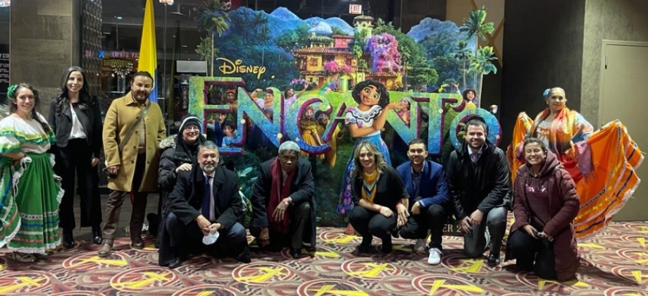 Consulado de Colombia en Chicago asistió al preestreno de la película Encanto de Disney