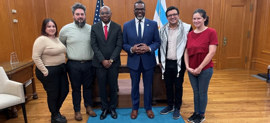 Cónsul colombiano Diego Angulo Marínez se reunió con el Alcalde de Chicago