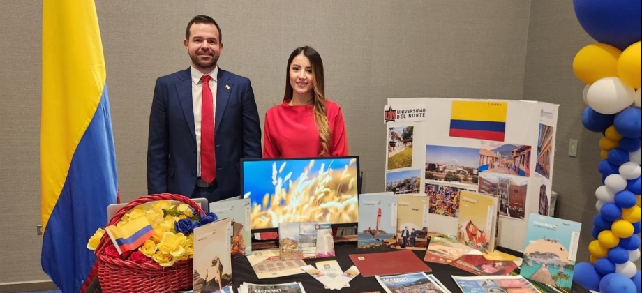 Consulado de Colombia en Chicago asistió a la Feria Study Abroad Fair en la Universidad Northeastern Illinois