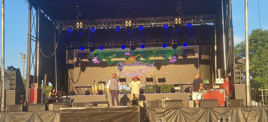 Consulado de Colombia participa en el día gratuito del Festival Colombiano en Chicago