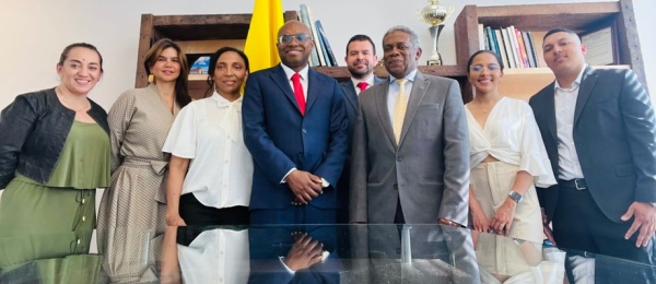 Cónsul General de Colombia en Chicago asume funciones