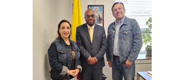Cónsul General de Colombia en Chicago  se reunió con directivos de Dezaina SAS