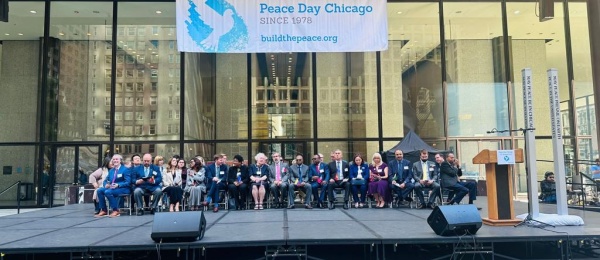  Cónsul de Colombia en Chicago, Diego Angulo Marínez, participó en la ceremonia del Día Mundial de la Paz