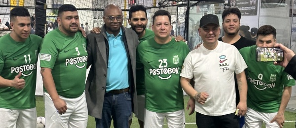 Cónsul General de Colombia en Chicago asistió a los partidos de fútbol de Melrose Park