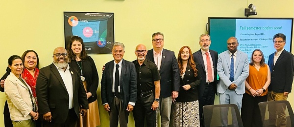 Cónsul General asistió a encuentro de trabajo en el Harry S Truman College