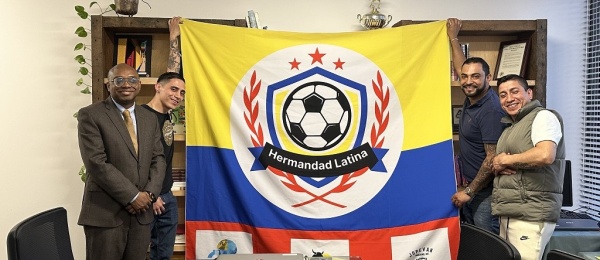 Cónsul General de Colombia en Chicago se reunió con equipo de fútbol Hermandad Latina