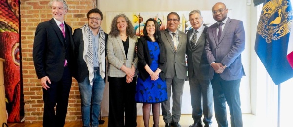 Cónsul General asistió a la inauguración de la exposición gráfica en honor a la obra del artista peruano Máximo Laura