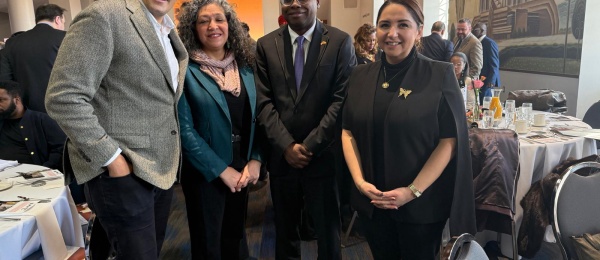 Desayuno en honor a Martin Luther King Jr, de la Rainbow Push Coalition con Jesse Jackson Jr, Gobernador de Illinois JB Priztker y Alcalde de Chicago, Brandon Johnson, Congresista Delia Ramirez