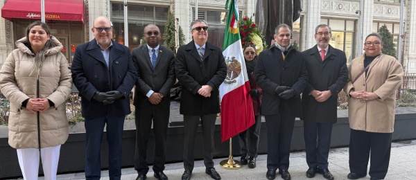 Cónsul General participó en el Homenaje a Benito Juárez en la Plaza de las Américas